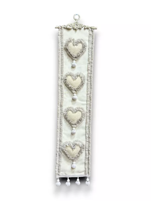 Kalp Detaylı Duvar Panosu