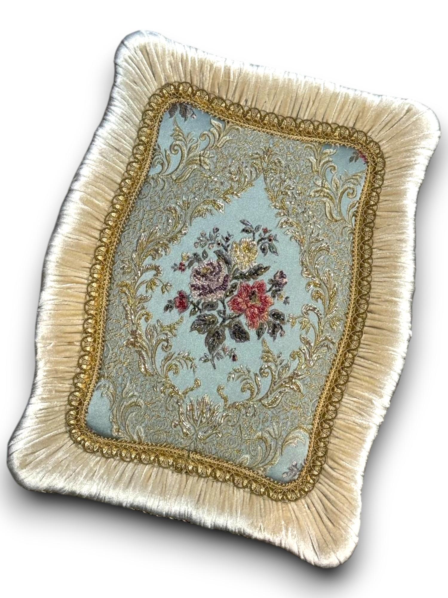 Goblen Panolu Kadife Puf